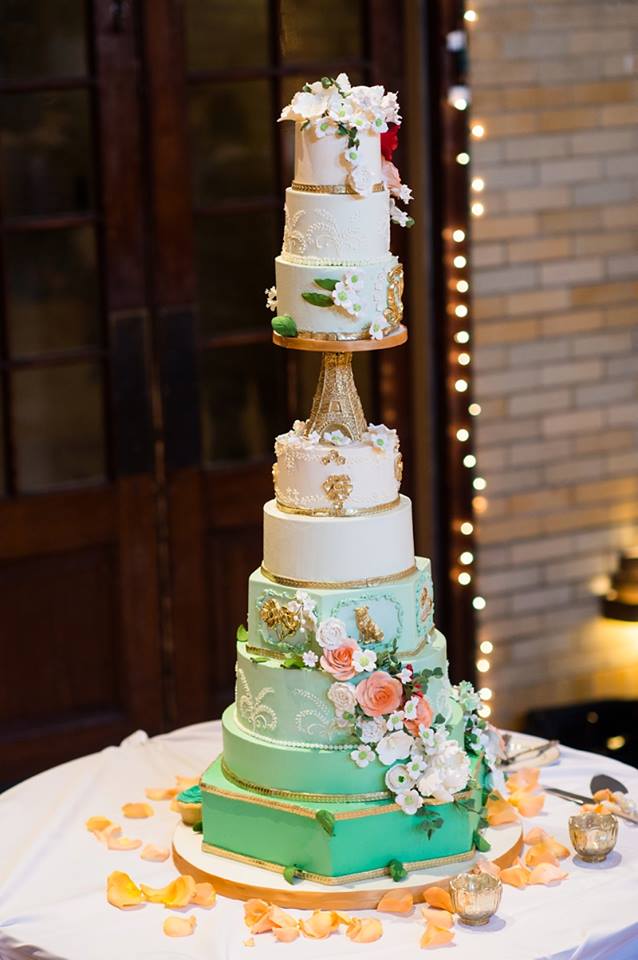 The Perfect DIY Beach Wedding Ideas, Fabulous cakes, Great centerpieces, delicious food, Destination wedding and so much more.