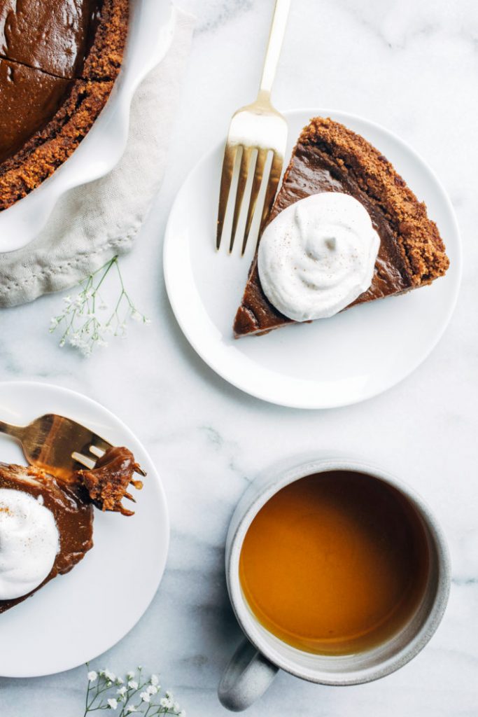 20 DELICIOUS Vegan Dessert Recipes, Vegan desserts EVERYONE will Love, Perfect Party Food, Christmas Desserts, Valentine's Day or just a healthy sweet treat