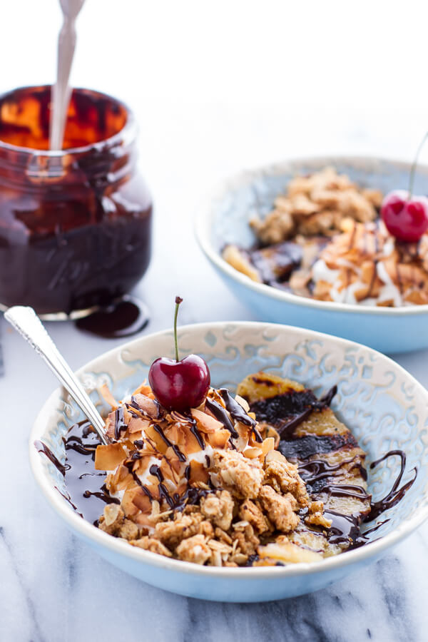 20 DELICIOUS Vegan Dessert Recipes, Vegan desserts EVERYONE will Love, Perfect Party Food, Christmas Desserts, Valentine's Day or just a healthy sweet treat