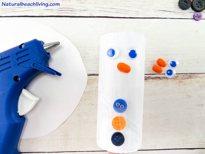 This is the cutest Snowman Family, DIY Toilet Paper Roll Snowman Crafts for Kids that are perfect for Winter, Christmas Craft, Snowman theme, Absolutely Adorable