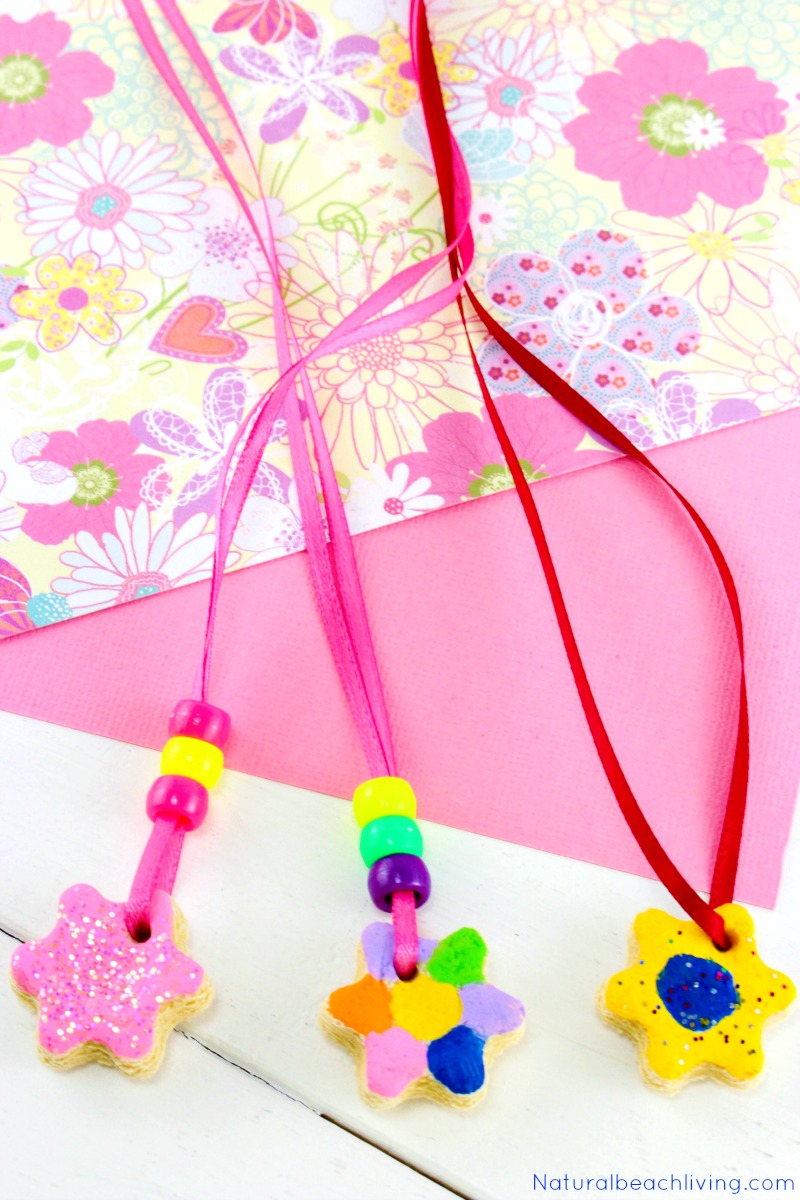 Here are some terrific Mother's Day ideas for kids that are easy, fun, and memorable. From making mom DIY jewelry and flower pots, flower crafts, Mother's day cards, and Mother's Day art for kids. There are so many great Mother's Day Ideas here.