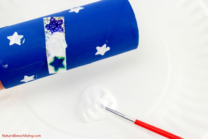 4th of July Craft Idea Patriotic Kids Blower, Patriotic Craft Ideas, Paper Tube Craft, Summer craft and perfect party idea for kids, Fun July 4th Kids Craft 
