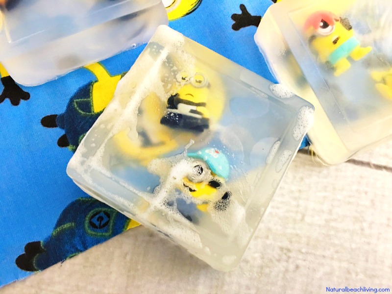 How to Make Homemade Soap Minions Style, Despicable Me Minions, Easy Homemade Soap Recipe, Minions Soap, DIY Soap, Cutest Soap Ever, Kids Love it