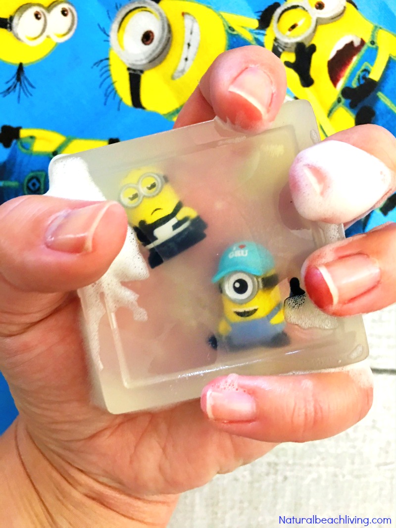 How to Make Homemade Soap Minions Style, Despicable Me Minions, Easy Homemade Soap Recipe, Minions Soap, DIY Soap, Cutest Soap Ever, Kids Love it