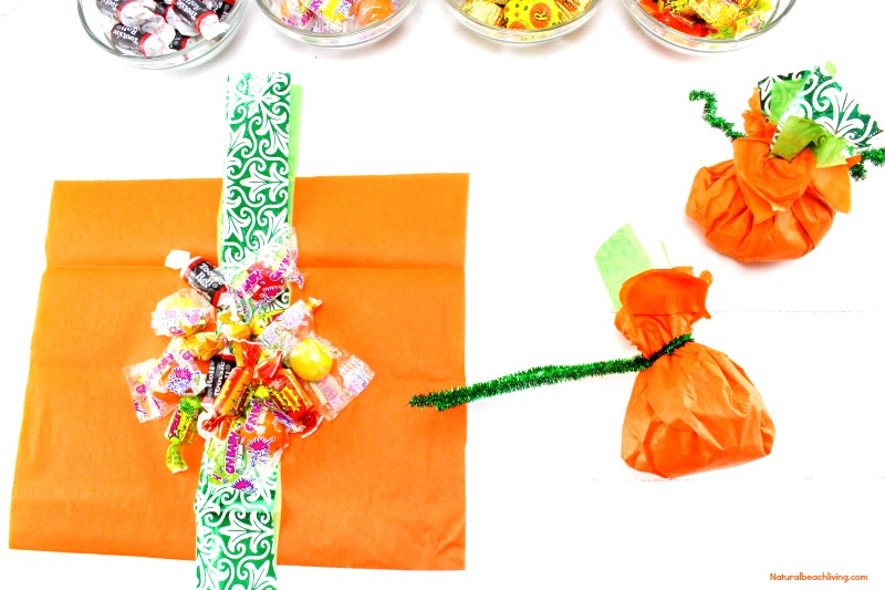 Tissue Paper Halloween Treat Bags, DIY Halloween Treat Bags, Easy Halloween favors, Halloween party ideas, Halloween Goody Bags, Pumpkin theme, Candy bags, Halloween ideas, #Halloween