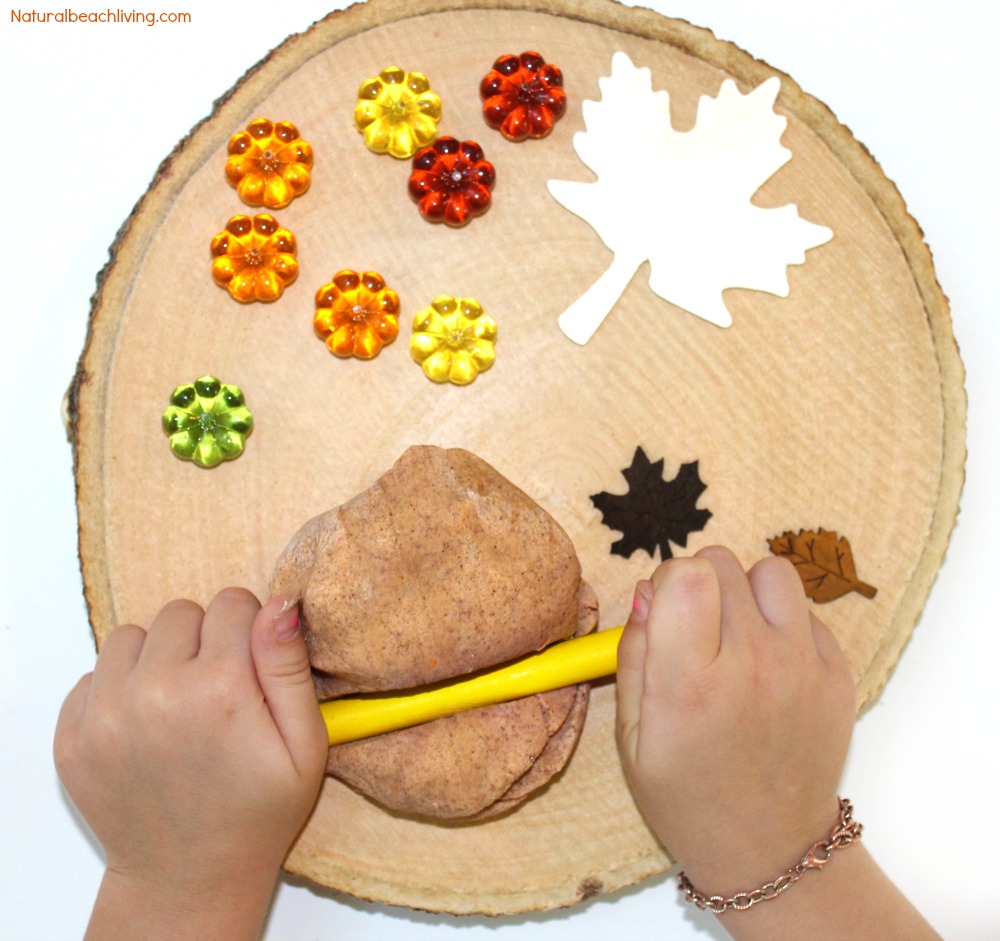How to Make The Best Natural No-Cook Pumpkin Playdough Recipe, Pumpkin Pie Playdough, The Best Homemade Playdough Recipe, Fall Sensory Play, No Cook Scented Play dough #pumpkinplaydough #playdough #homemadeplaydough #nocookplaydough