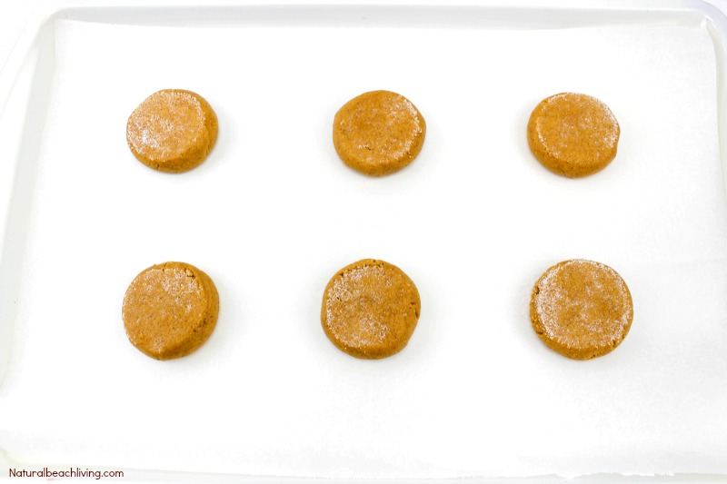 Make these Soft and Chewy Gingerbread Cookies, This Homemade Gingerbread Cookies Recipe is fun and easy to make. And they make a Perfect Christmas Cookie, White Chocolate Gingerbread Cookies for your holiday season treat