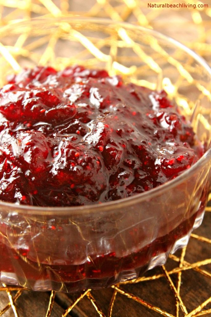 Easy Homemade Cranberry Sauce That Everyone Loves, Easy Thanksgiving recipes, Delicious homemade cranberry sauce to make ahead of time, Holiday recipe, Cranberry Sauce Thanksgiving Recipe #Thanksgiving #Thanksgivingrecipes