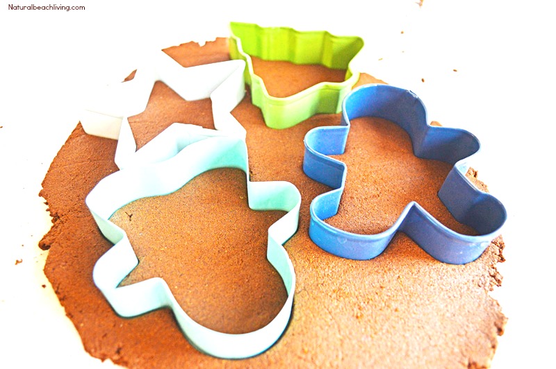 The Best Applesauce Cinnamon Ornaments Kids Love to Make, Easy Cinnamon Ornaments, Kid Made Ornaments, Christmas Ornaments Craft, Christmas Craft for Kids, Cinnamon Dough, #cinnamonornament #Christmasornaments #kidmade #Christmascrafts #cinnamonsensory