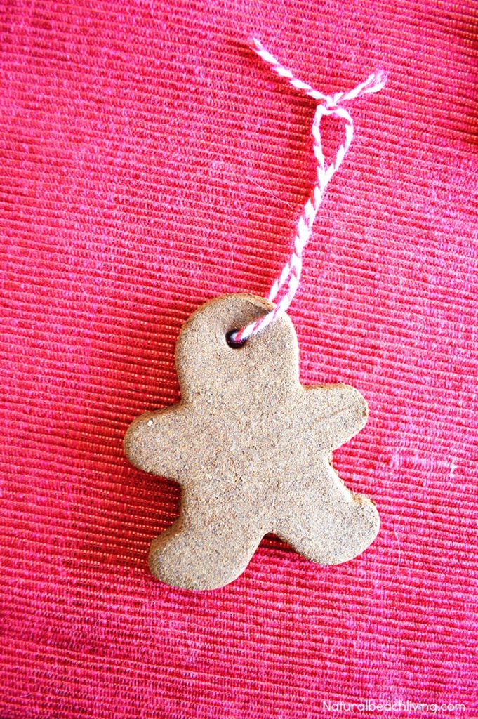 The Best Applesauce Cinnamon Ornaments Kids Love to Make, Easy Cinnamon Ornaments, Kid Made Ornaments, Christmas Ornaments Craft, Christmas Craft for Kids, Cinnamon Dough, #cinnamonornament #Christmasornaments #kidmade #Christmascrafts #cinnamonsensory
