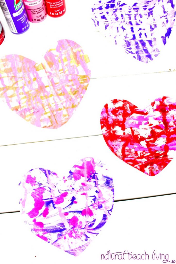 The Best Valentine Crafts for preschoolers, This is a simple idea for Valentine's Day and an Easy Art for Preschoolers, You only need  2 ingredients and you'll have Shaving Cream Art, Marbled Paper Hearts, Have fun with Valentine's day idea Shaving cream marbling art projects, Process art for preschoolers, Valentine's Day Art for kids, Homemade Valentine cards