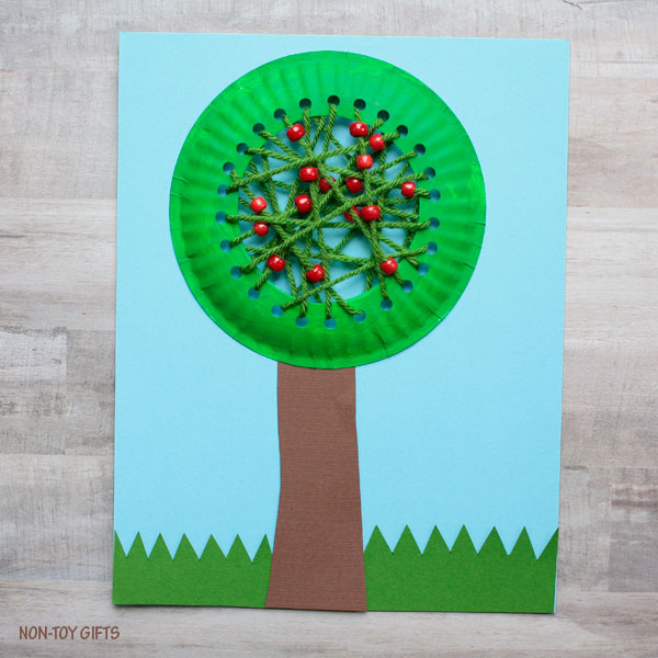 Over 50 Awesome Apple Crafts for Preschoolers and kids of all ages, you'll find paper apple crafts, apple stamping, apple projects, Apple Tree Crafts, apple crafts for kindergarten, toddlers and plenty of fun apple preschool theme ideas. Fall is perfect for Apple Crafts. There are so many different ways to get creative and crafty with apples. #applecrafts #apples #preschoolcrafts #preschool #kindergarten #fallcrafts Over 50 Awesome Apple Crafts for Preschoolers and kids of all ages, you'll find paper apple crafts, apple stamping, apple projects, Apple Tree Crafts, apple crafts for kindergarten, toddlers and plenty of fun apple preschool theme ideas. Fall is perfect for Apple Crafts. There are so many different ways to get creative and crafty with apples.