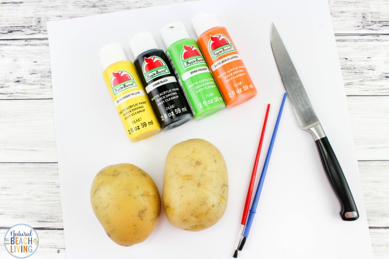 These Potato Stamping Pumpkins are so cute and make a perfect Halloween craft for toddlers and preschoolers, Easy Preschool Jack o Lantern Craft or Potato Stamping Art for Toddlers and Preschool. Fall Preschool Activity for Fine Motor Skills and Crafting Fun #preschool #Halloween #pumpkins #jackolanterns #toddlers #craftsforkids #fallcraft These Potato Stamping Pumpkins are so cute and make a perfect Halloween craft for toddlers and preschoolers, Easy Preschool Jack o Lantern Craft or Potato Stamping Art for Toddlers and Preschool. Fall Preschool Activity for Fine Motor Skills and Crafting Fun
