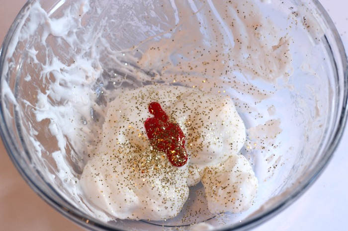 This Candy Cane Slime Recipe with Contact Solution is AMAZING, Fluffy Slime, Slime Recipe with Contact Soltion Recipes, How to make slime with contact solution, Fluffy Candy Cane Slime for Christmas Slime ideas, Peppermint Slime Recipe
