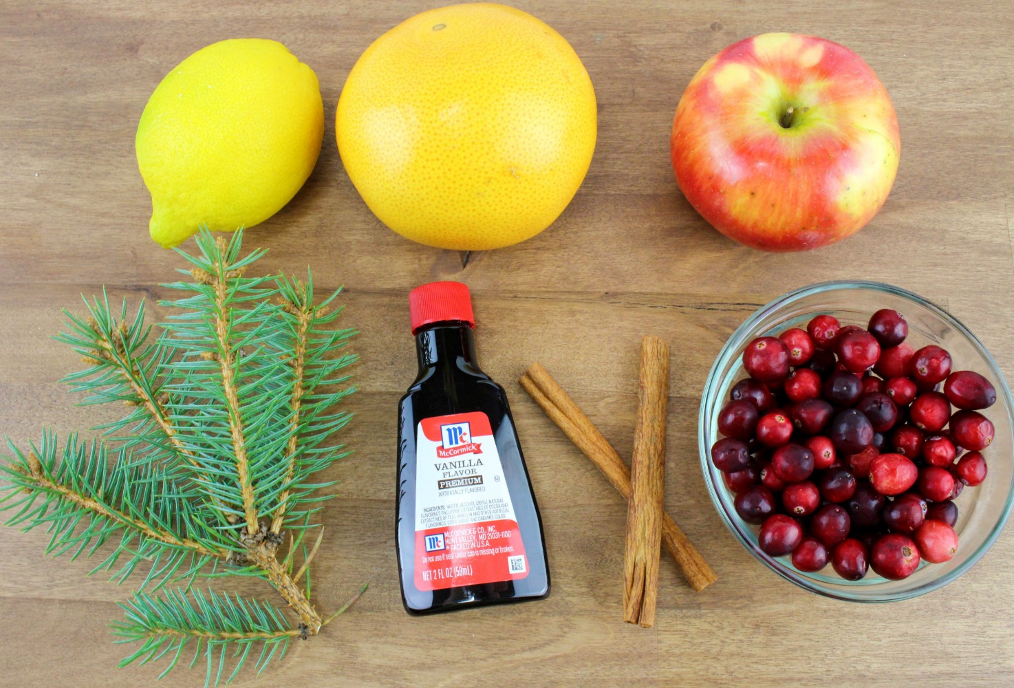 Christmas Potpourri, Stovetop Winter Potpourri, This Homemade Potpourri for the Holidays smeels amazing and is so easy to make, Christmas potpourri stovetop, Christmas potpourri recipe, Christmas gift idea #christmas #christmaspotpourri #homemadepotpourri Christmas Potpourri, Stovetop Winter Potpourri, This Homemade Potpourri for the Holidays smeels amazing and is so easy to make, Christmas potpourri stovetop, Christmas potpourri recipe, Christmas gift idea