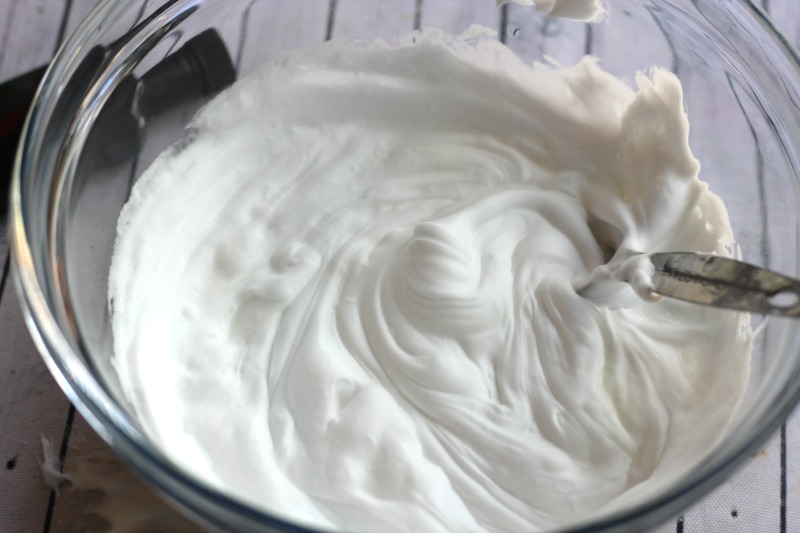 Popcorn Slime Recipe with Contact Solution, How to make slime with contact solution, If you have a slime lover in your house and you are looking for a fun NEW SLIME RECIPE , this is it! This Popcorn Slime Recipe is Amazing!  Slime Recipe with Contact Solution is one of our favorites, make it fluffy slime, scented slime, or jiggly slime, your child will love them all. 