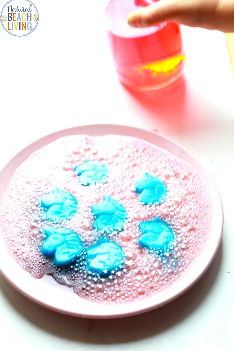 A Fun Unicorn Science Activity for toddlers and preschoolers. This Baking Soda and Vinegar Science Experiment is perfect for science experiments or sensory play explorations. Add this to your Unicorn Activities or for a Unicorn Party Idea, it's an Easy Science Experiment for kids