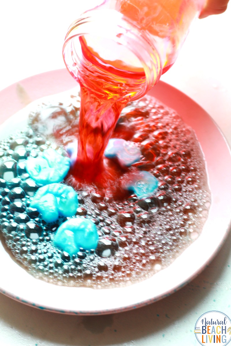 A Fun Unicorn Science Activity for toddlers and preschoolers. This Baking Soda and Vinegar Science Experiment is perfect for science experiments or sensory play explorations. Add this to your Unicorn Activities or for a Unicorn Party Idea, it's an Easy Science Experiment for kids
