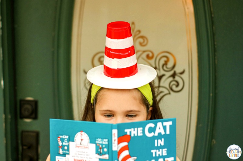 This Dr Seuss Cat in the Hat Craft is really fun to make! All you need are a few simple supplies to get started and you'll have fun Dr. Seuss Party Ideas! Make a Dr. Seuss Solo Cup Hat Craft for Dr.Seuss' Birthday. Add this craft to your Dr Seuss Activities 