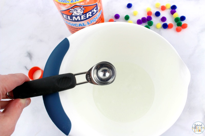 This Put me in the Zoo Slime is such a fun slime recipe to make! All you need for this Easy Slime Recipe is 3 ingredients. This is one homemade slime recipe that everyone loves. Make it for a Dr Seuss Party or Dr Seuss Theme your kids will love this sensory activity