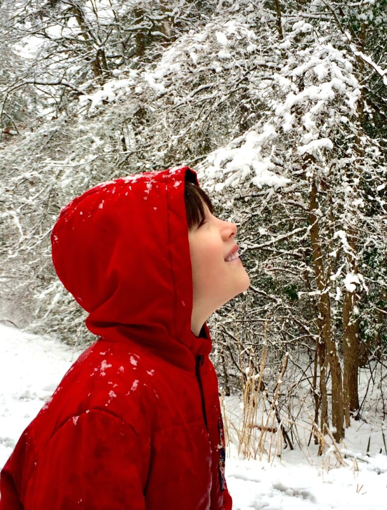 Try this Winter Photo Challenge to add extra creativity and holiday inspiration to your days this Winter season. A 30 Day Winter Challenge you can do with your kids or a fun photo challenge for Instagram. A whole season's worth of ideas means 30 Winter and Christmas photo ideas plus tips for great winter picture ideas. 