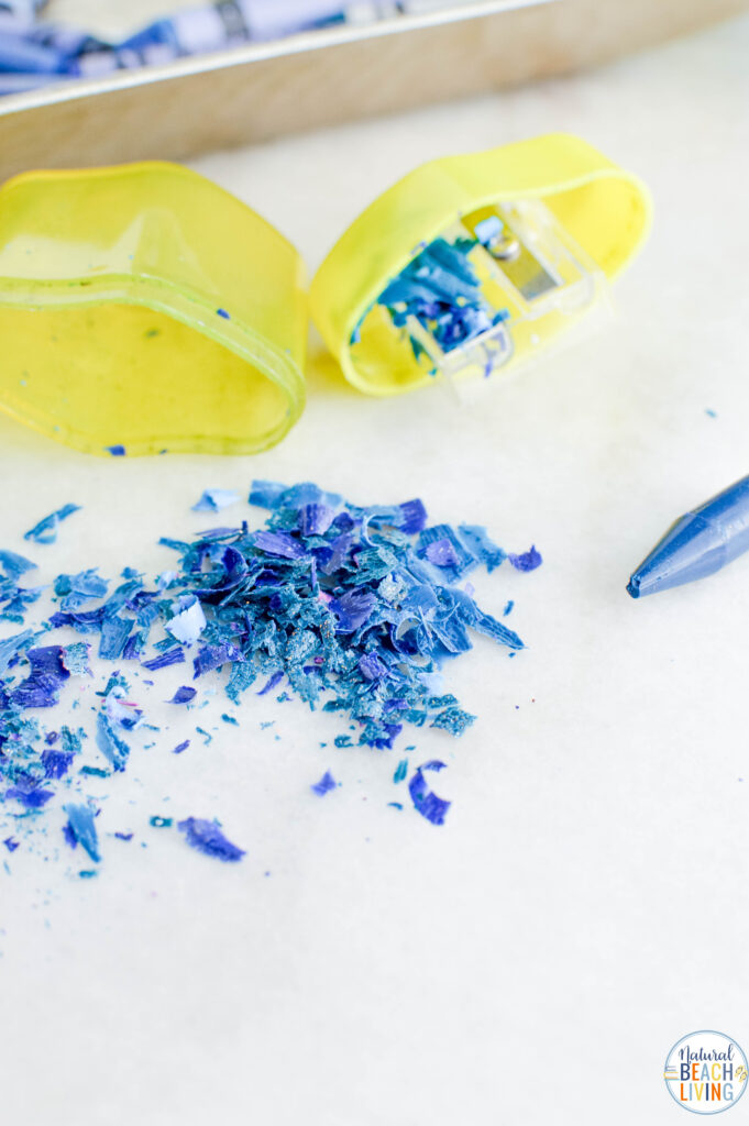 Teaching children about weather helps reinforce the seasons which helps to explain rain, rainbows, clouds, and so much more. And this Recycled Crayon Rain Cloud Craft and Cloud Activities for Preschoolers make great Weather Activities, Weather Theme, Use Recycled Materials for Recycled Crafts for an Earth Day Craft