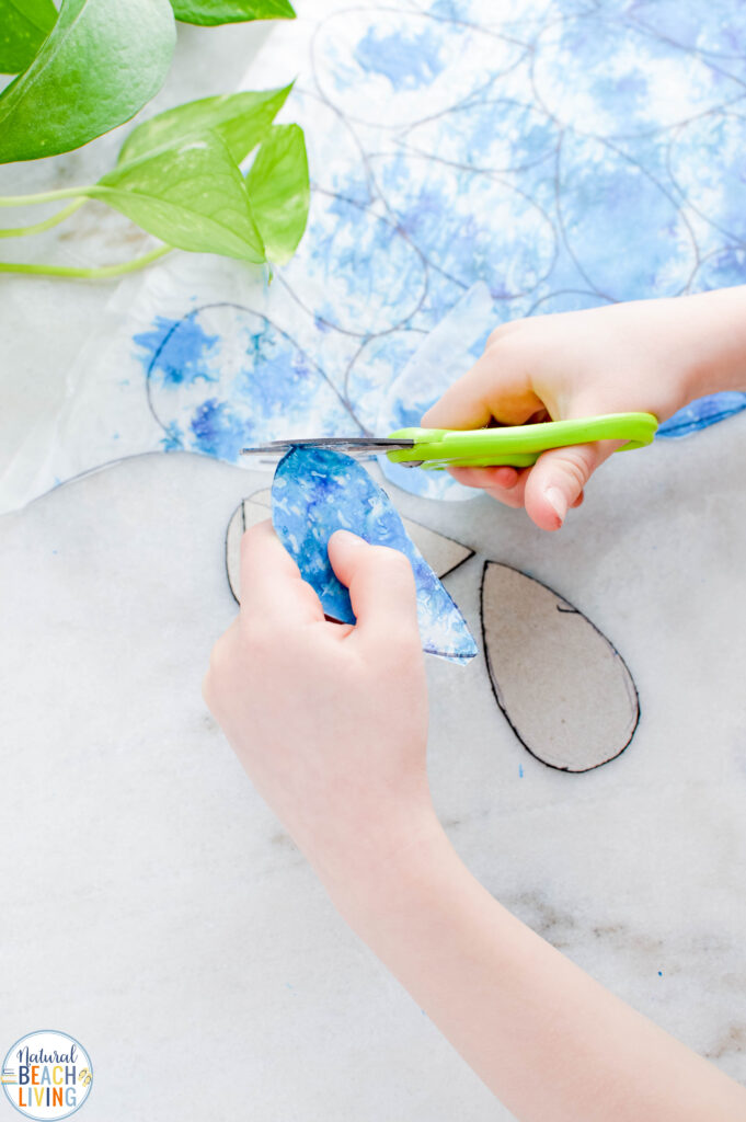 Teaching children about weather helps reinforce the seasons which helps to explain rain, rainbows, clouds, and so much more. And this Recycled Crayon Rain Cloud Craft and Cloud Activities for Preschoolers make great Weather Activities, Weather Theme, Use Recycled Materials for Recycled Crafts for an Earth Day Craft