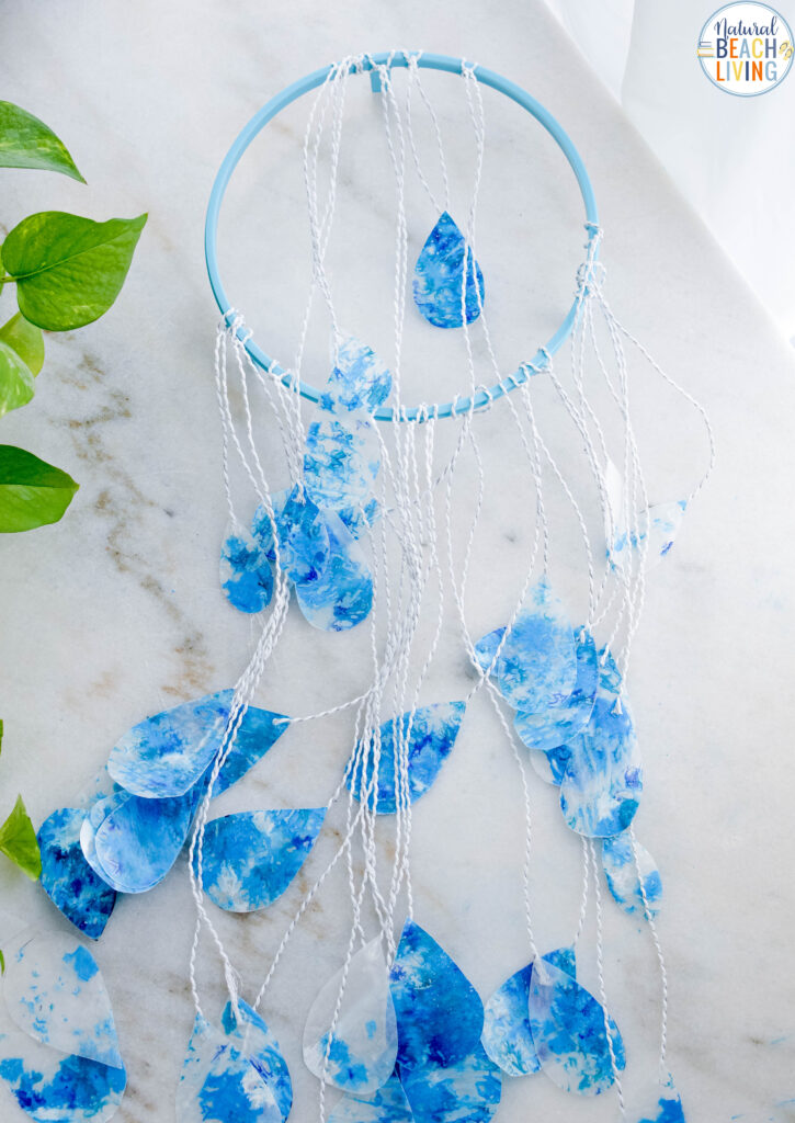 Teaching children about weather helps reinforce the seasons which helps to explain rain, rainbows, clouds, and so much more. And this Recycled Crayon Rain Cloud Craft and Cloud Activities for Preschoolers make great Weather Activities, Weather Theme, Use Recycled Materials for Recycled Crafts for an Earth Day Craft