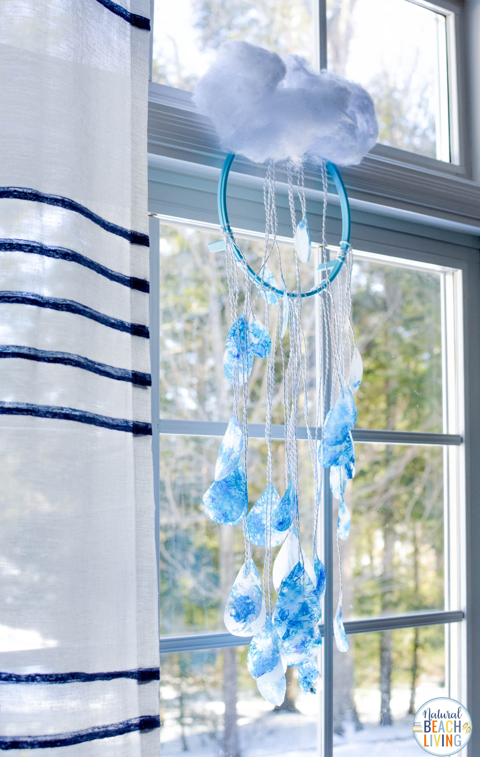 Teaching children about weather helps reinforce the seasons which helps to explain rain, rainbows, clouds, and so much more. And this Recycled Crayon Rain Cloud Craft and Cloud Activities for Preschoolers make great Weather Activities, Weather Theme, Use Recycled Materials for Recycled Crafts for an Earth Day Craft