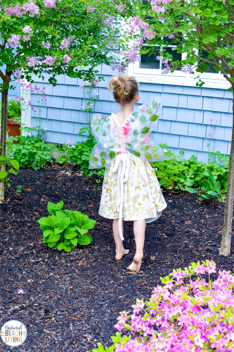 Look at these lovely nature butterfly wings; This is THE BEST Nature Craft, How to make your own DIY butterfly wings for kids from flowers, A fun and easy DIY Flower Fairy Craft for kids. Perfect for Forest School or even a DIY Halloween Costume.