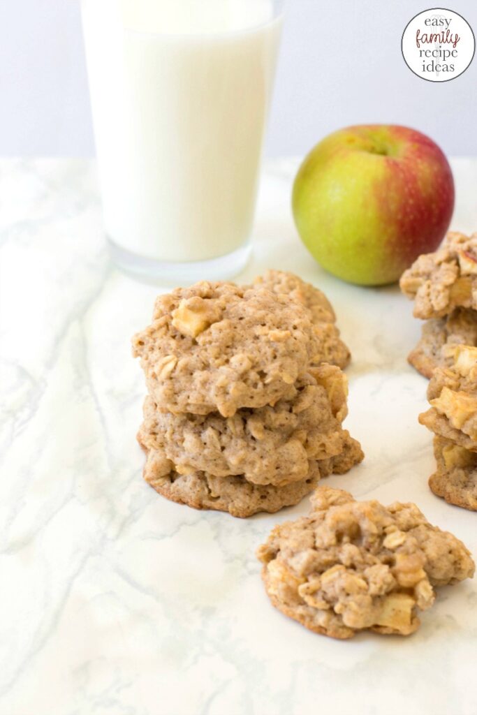 Over 45+ DELICIOUS PICNIC DESSERTS that are easy to make, transport, and enjoy, even on the hottest days. Find favorite cookies recipes, cookie bars, snack mix, easy to make treats, and so much more. Plus over 150 Picnic Food Ideas for Kids and Adults