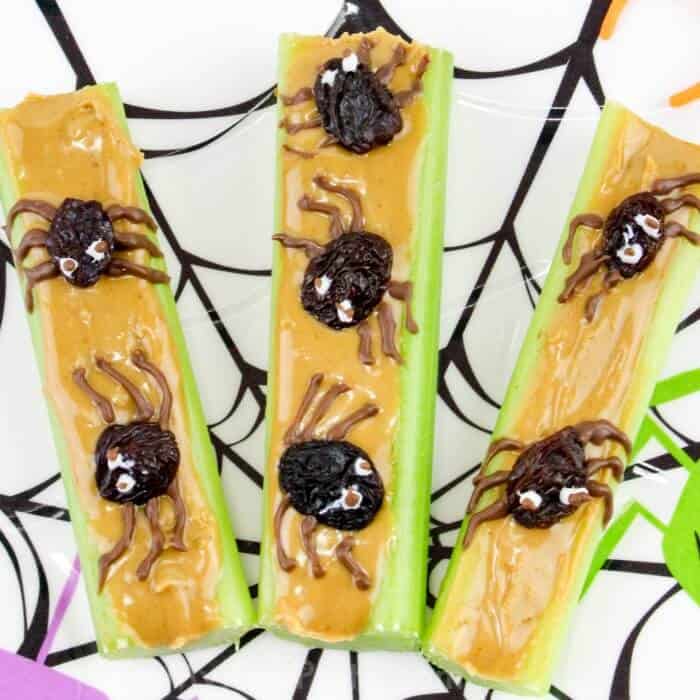 Find over 25 Easy and Fun Halloween Snacks for Kids; these are perfect Halloween snack ideas, from Monster Cupcakes and Halloween Snack mix to Healthy Halloween Treats. Kids and Adults Love these Halloween Recipes