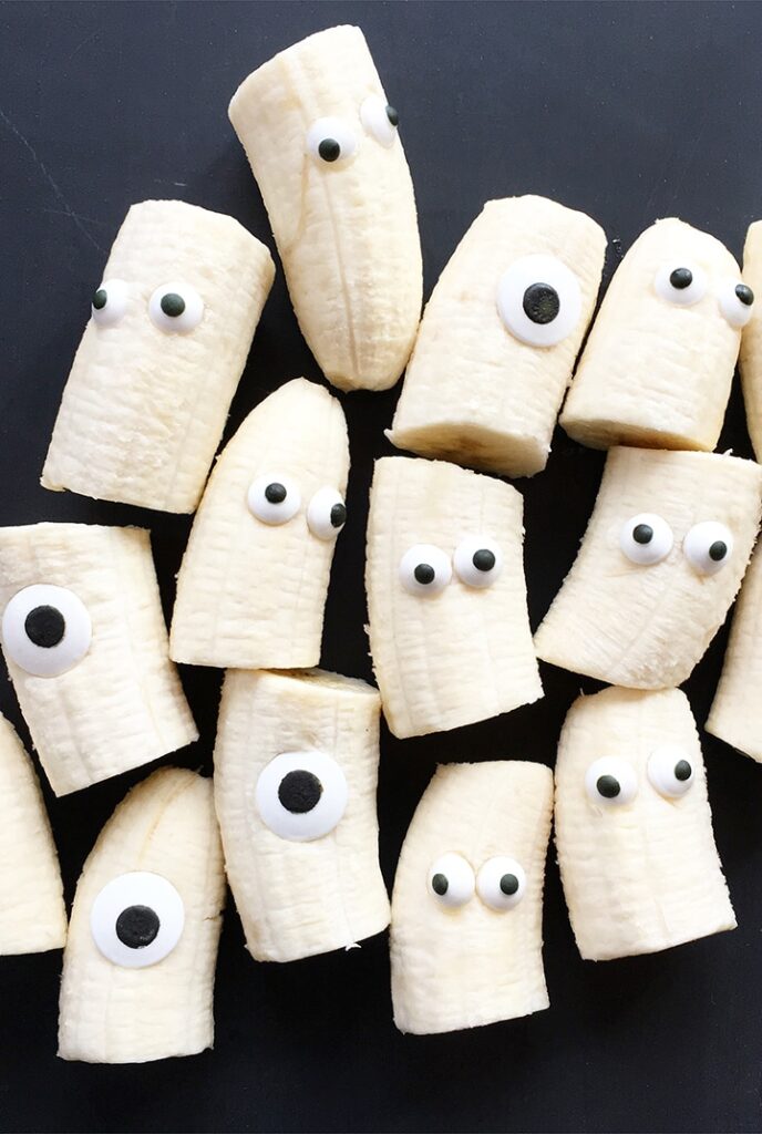 Find over 25 Easy and Fun Halloween Snacks for Kids; these are perfect Halloween snack ideas, from Monster Cupcakes and Halloween Snack mix to Healthy Halloween Treats. Kids and Adults Love these Halloween Recipes