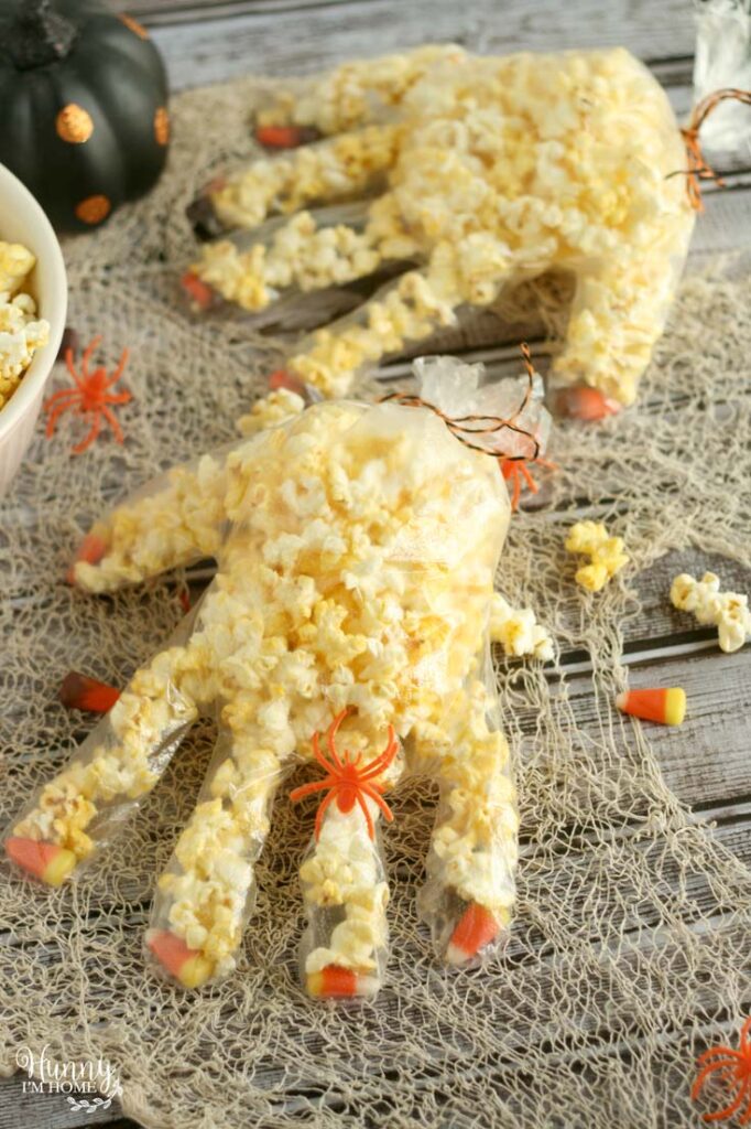 Find over 25 Easy and Fun Halloween Snacks for Kids; these are perfect Halloween snack ideas, from Monster Cupcakes and Halloween Snack mix to Healthy Halloween Treats. Kids and Adults Love these Halloween Recipes